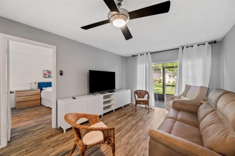 Condo in Dunedin, Florida, 2 bedrooms  № 1853108 - photo 14