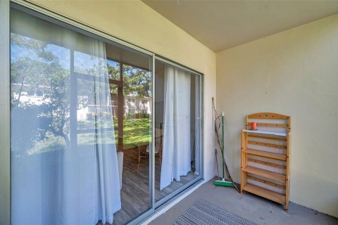 Condo in Dunedin, Florida, 2 bedrooms  № 1853108 - photo 29
