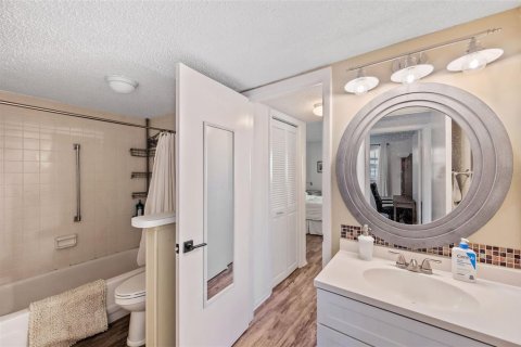 Condo in Dunedin, Florida, 2 bedrooms  № 1853108 - photo 24