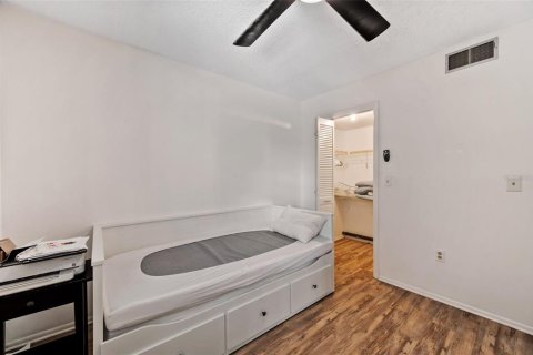 Condo in Dunedin, Florida, 2 bedrooms  № 1853108 - photo 27