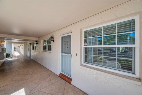 Condo in Dunedin, Florida, 2 bedrooms  № 1853108 - photo 4