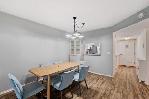 Condo in Dunedin, Florida, 2 bedrooms  № 1853108 - photo 11