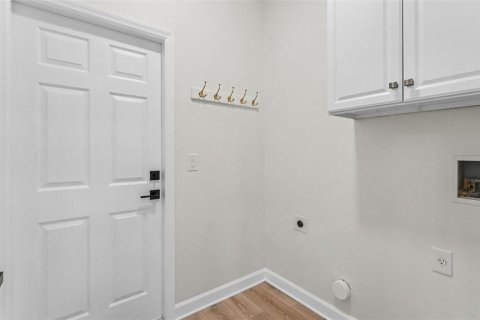 House in Lakeland, Florida 4 bedrooms, 206.99 sq.m. № 2410345 - photo 25