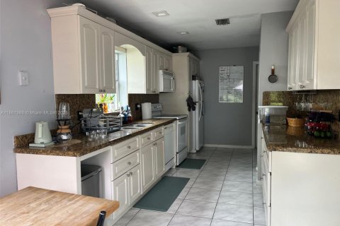 Villa ou maison à vendre à Weston, Floride: 3 chambres, 153.29 m2 № 1897456 - photo 7