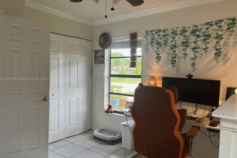 Villa ou maison à vendre à Weston, Floride: 3 chambres, 153.29 m2 № 1897456 - photo 14