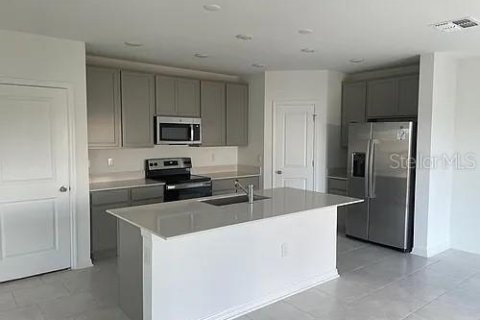 House in Lake Wales, Florida 4 bedrooms, 179.39 sq.m. № 2224493 - photo 5