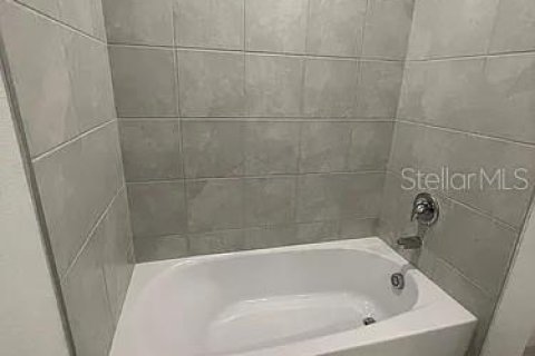 House in Lake Wales, Florida 4 bedrooms, 179.39 sq.m. № 2224493 - photo 17