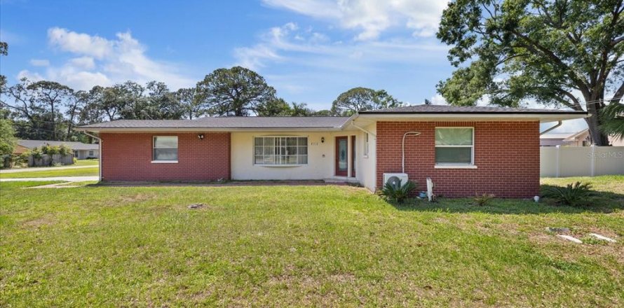 Casa en Tampa, Florida 5 dormitorios, 160.91 m2 № 1803680