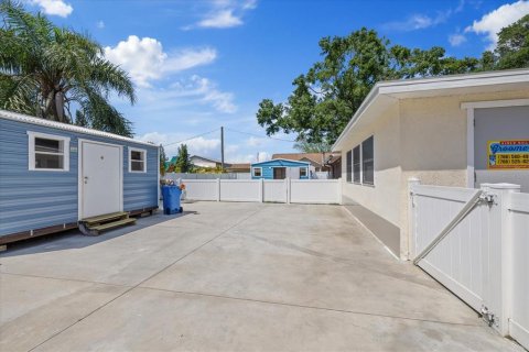 Casa en venta en Tampa, Florida, 5 dormitorios, 160.91 m2 № 1803680 - foto 30