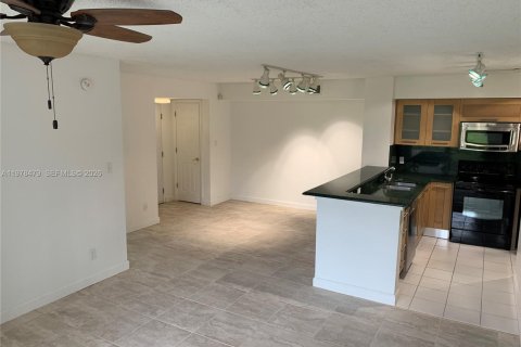 Condo in Hollywood, Florida, 2 bedrooms № 2078993