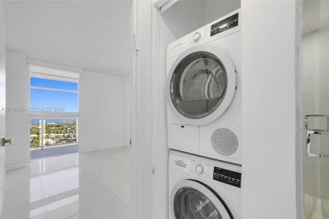 Copropriété à louer à Aventura, Floride: 2 chambres, 102.19 m2 № 2417449 - photo 3