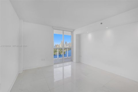 Copropriété à louer à Aventura, Floride: 2 chambres, 102.19 m2 № 2417449 - photo 6
