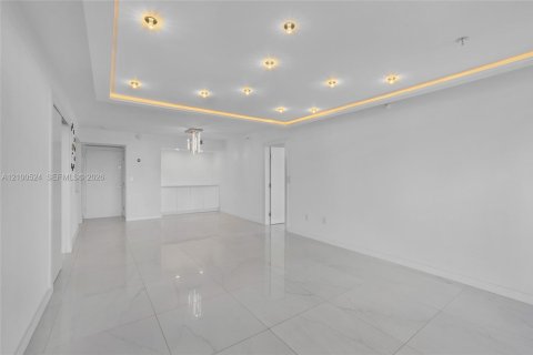 Copropriété à louer à Aventura, Floride: 2 chambres, 102.19 m2 № 2417449 - photo 23