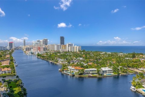 Copropriété à louer à Aventura, Floride: 2 chambres, 102.19 m2 № 2417449 - photo 10