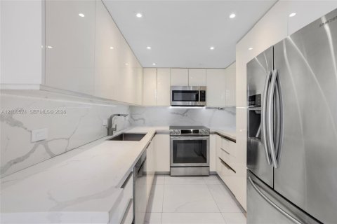 Copropriété à louer à Aventura, Floride: 2 chambres, 102.19 m2 № 2417449 - photo 26