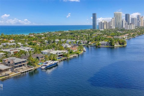 Copropriété à louer à Aventura, Floride: 2 chambres, 102.19 m2 № 2417449 - photo 13