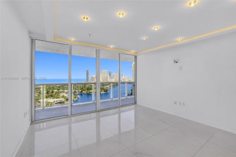 Copropriété à louer à Aventura, Floride: 2 chambres, 102.19 m2 № 2417449 - photo 18