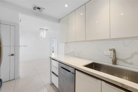 Copropriété à louer à Aventura, Floride: 2 chambres, 102.19 m2 № 2417449 - photo 27