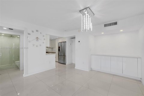 Copropriété à louer à Aventura, Floride: 2 chambres, 102.19 m2 № 2417449 - photo 30