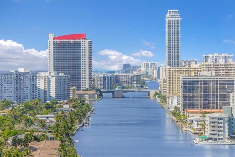 Copropriété à louer à Aventura, Floride: 2 chambres, 102.19 m2 № 2417449 - photo 14