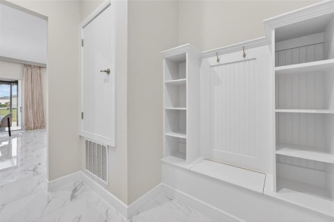 House in Orlando, Florida 3 bedrooms, 259.48 sq.m. № 2232189 - photo 23