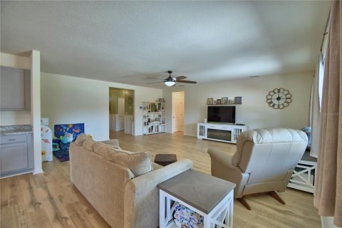 House in Auburndale, Florida 4 bedrooms, 215.44 sq.m. № 1885741 - photo 26
