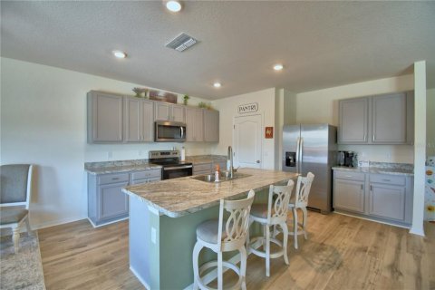 House in Auburndale, Florida 4 bedrooms, 215.44 sq.m. № 1885741 - photo 17