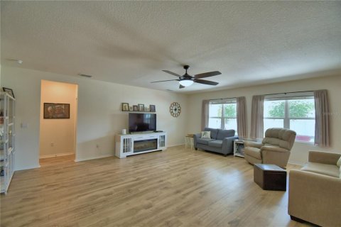 House in Auburndale, Florida 4 bedrooms, 215.44 sq.m. № 1885741 - photo 16