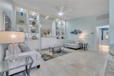 Duplex in Orlando, Florida 2 bedrooms, 156.08 sq.m. № 1845343 - photo 15