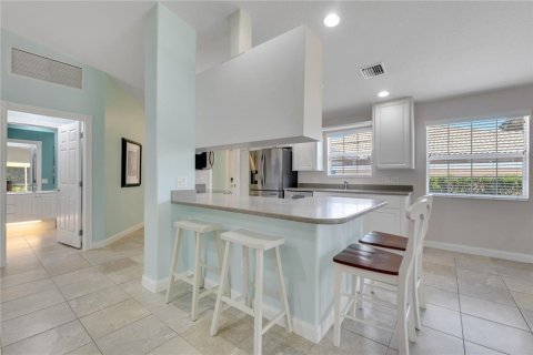Duplex in Orlando, Florida 2 bedrooms, 156.08 sq.m. № 1845343 - photo 12