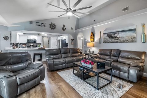 Casa en venta en Minneola, Florida, 4 dormitorios, 210.05 m2 № 1919826 - foto 27