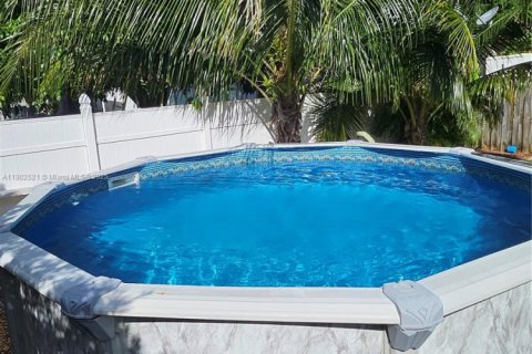 Casa en venta en Miami, Florida, 4 dormitorios, 172.8 m2 № 1953912 - foto 28