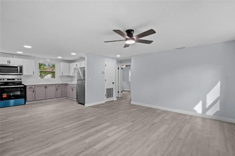 Villa ou maison à vendre à Palmetto, Floride: 4 chambres, 183.76 m2 № 2406424 - photo 4