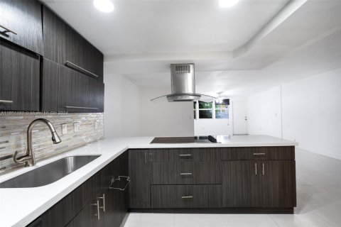 Adosado en venta en Aventura, Florida, 3 dormitorios, 123.56 m2 № 1871794 - foto 5