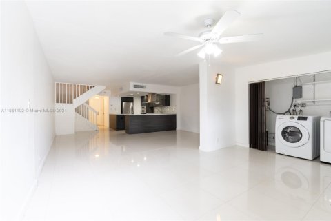 Adosado en venta en Aventura, Florida, 3 dormitorios, 123.56 m2 № 1871794 - foto 7