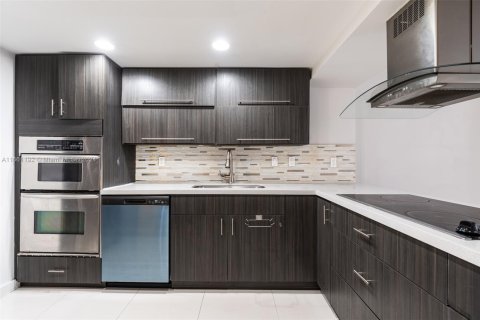 Adosado en venta en Aventura, Florida, 3 dormitorios, 123.56 m2 № 1871794 - foto 3