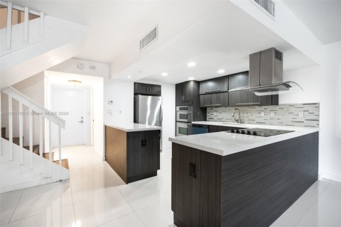 Adosado en venta en Aventura, Florida, 3 dormitorios, 123.56 m2 № 1871794 - foto 1