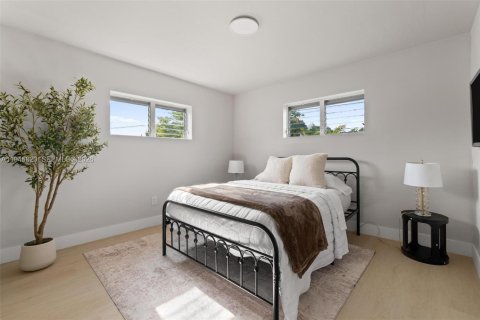 House in Miami Gardens, Florida 4 bedrooms, 129.97 sq.m. № 2003059 - photo 14