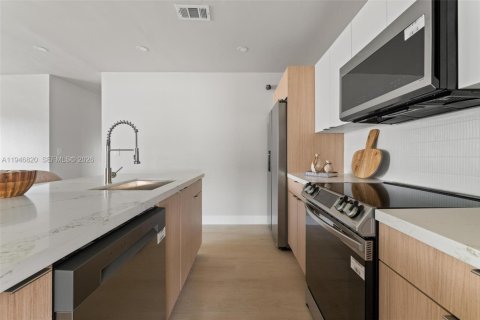 House in Miami Gardens, Florida 4 bedrooms, 129.97 sq.m. № 2003059 - photo 11