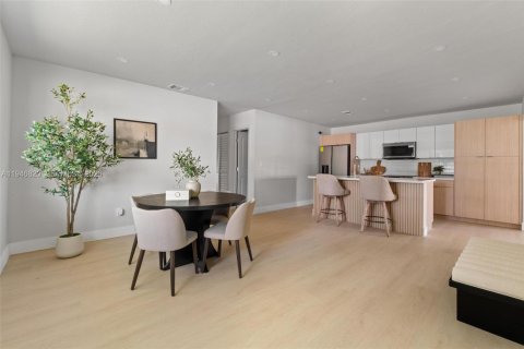 House in Miami Gardens, Florida 4 bedrooms, 129.97 sq.m. № 2003059 - photo 5