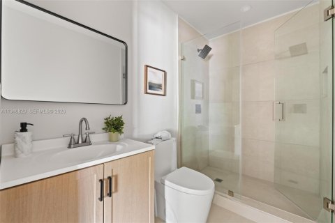 House in Miami Gardens, Florida 4 bedrooms, 129.97 sq.m. № 2003059 - photo 13