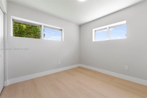 House in Miami Gardens, Florida 4 bedrooms, 129.97 sq.m. № 2003059 - photo 22