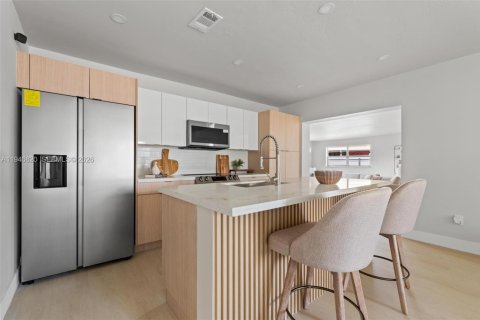 House in Miami Gardens, Florida 4 bedrooms, 129.97 sq.m. № 2003059 - photo 9