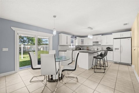 House in Kissimmee, Florida 4 bedrooms, 273.88 sq.m. № 2424051 - photo 18