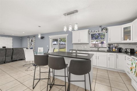 House in Kissimmee, Florida 4 bedrooms, 273.88 sq.m. № 2424051 - photo 21