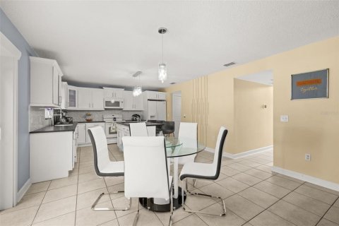 House in Kissimmee, Florida 4 bedrooms, 273.88 sq.m. № 2424051 - photo 24