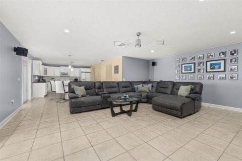 House in Kissimmee, Florida 4 bedrooms, 273.88 sq.m. № 2424051 - photo 29