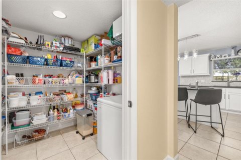 House in Kissimmee, Florida 4 bedrooms, 273.88 sq.m. № 2424051 - photo 25