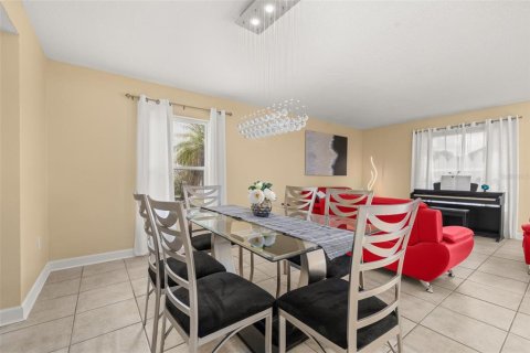 House in Kissimmee, Florida 4 bedrooms, 273.88 sq.m. № 2424051 - photo 14