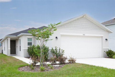 House in Leesburg, Florida 3 bedrooms, 138.52 sq.m. № 2266405
